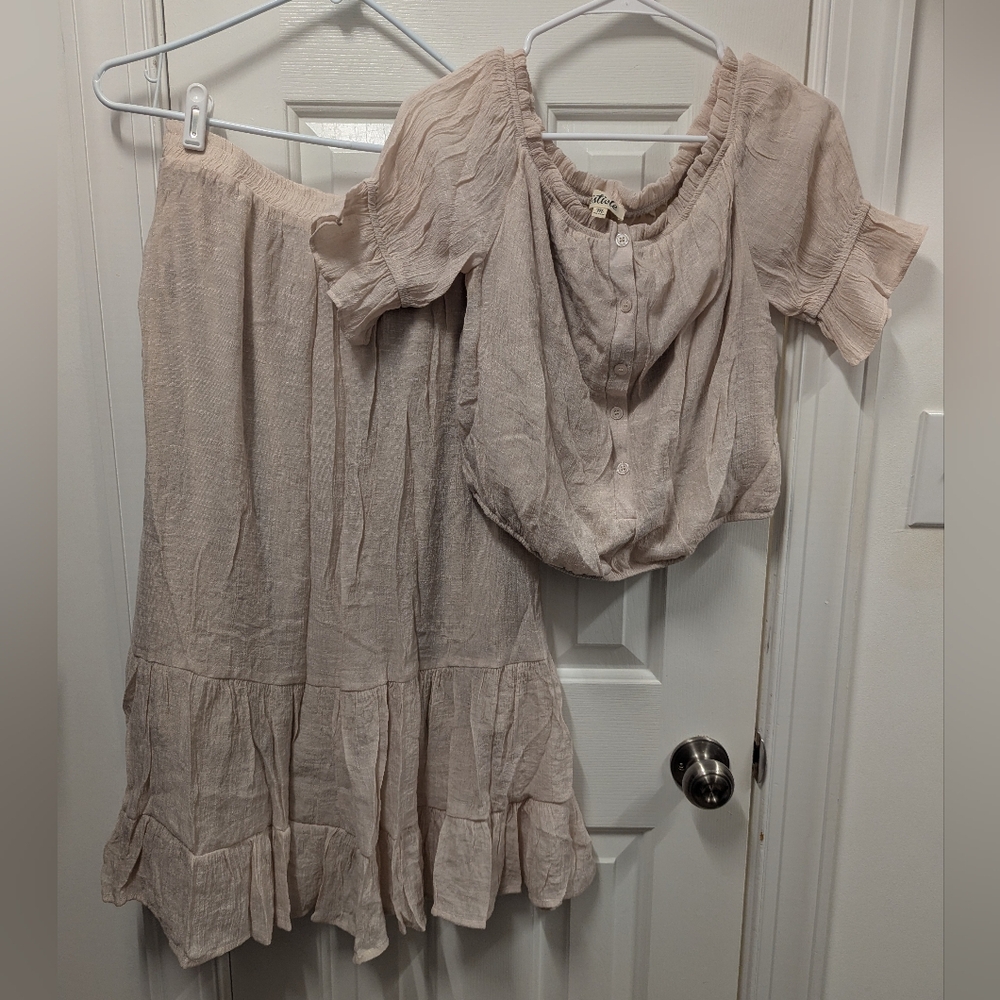 Women's Cream Skirt Set